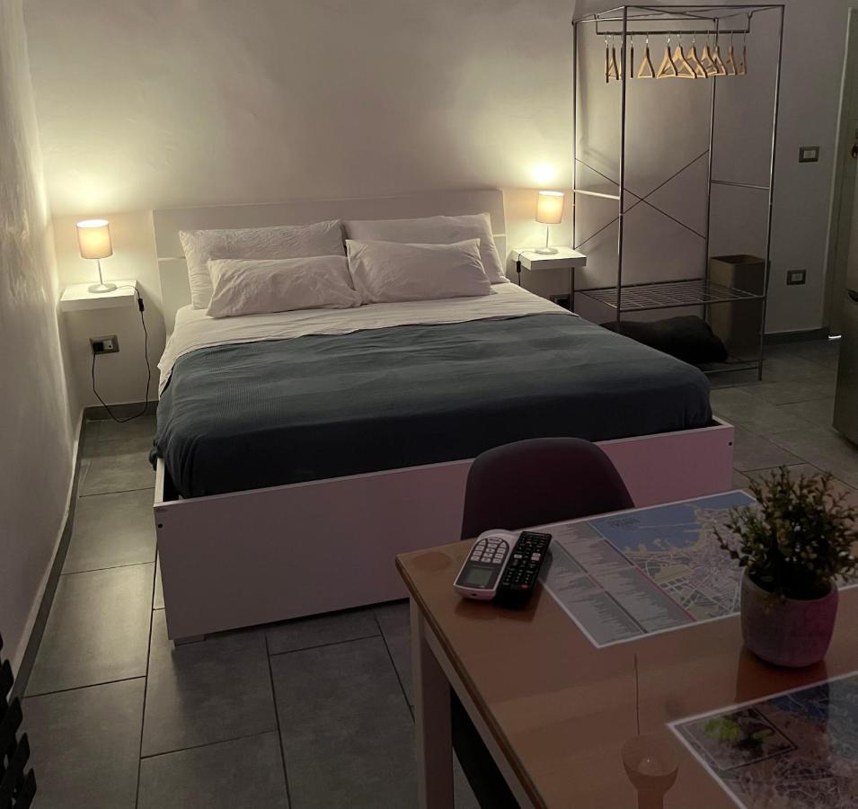 Punto Feliz Holiday House Apartment เนเปิลส์ ภายนอก รูปภาพ